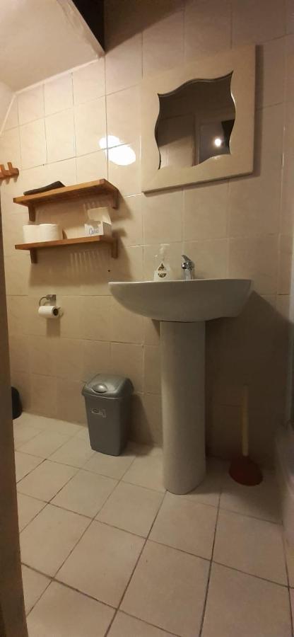 Iru, Not For Parties, Not A Hotel, Room With No Kitchen アムステルダム エクステリア 写真