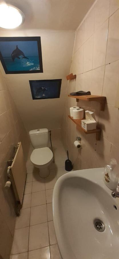 Iru, Not For Parties, Not A Hotel, Room With No Kitchen アムステルダム エクステリア 写真