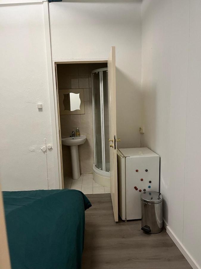 Iru, Not For Parties, Not A Hotel, Room With No Kitchen アムステルダム エクステリア 写真